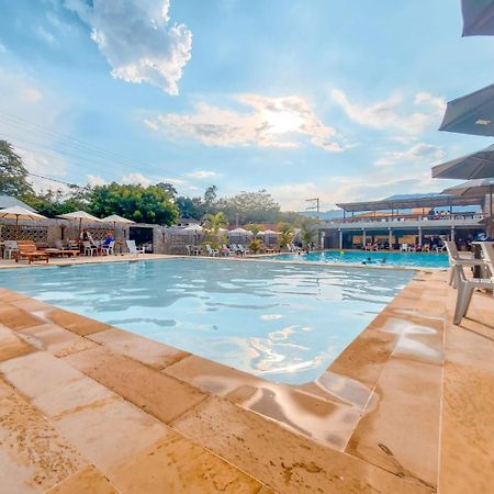 La Rosa Nautica Club Hotel Guaduas Ngoại thất bức ảnh